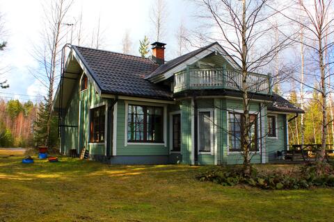 Lakeside Villa in Lomakylä Tapiola
