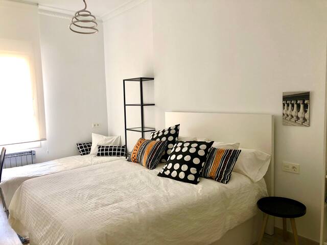 Foodies Location. Surf. Netflix 3 BDR gallery image 5