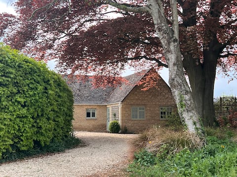 Top Airbnb: Cosy cottage in the heart of the Cotswolds in West Oxfordshire