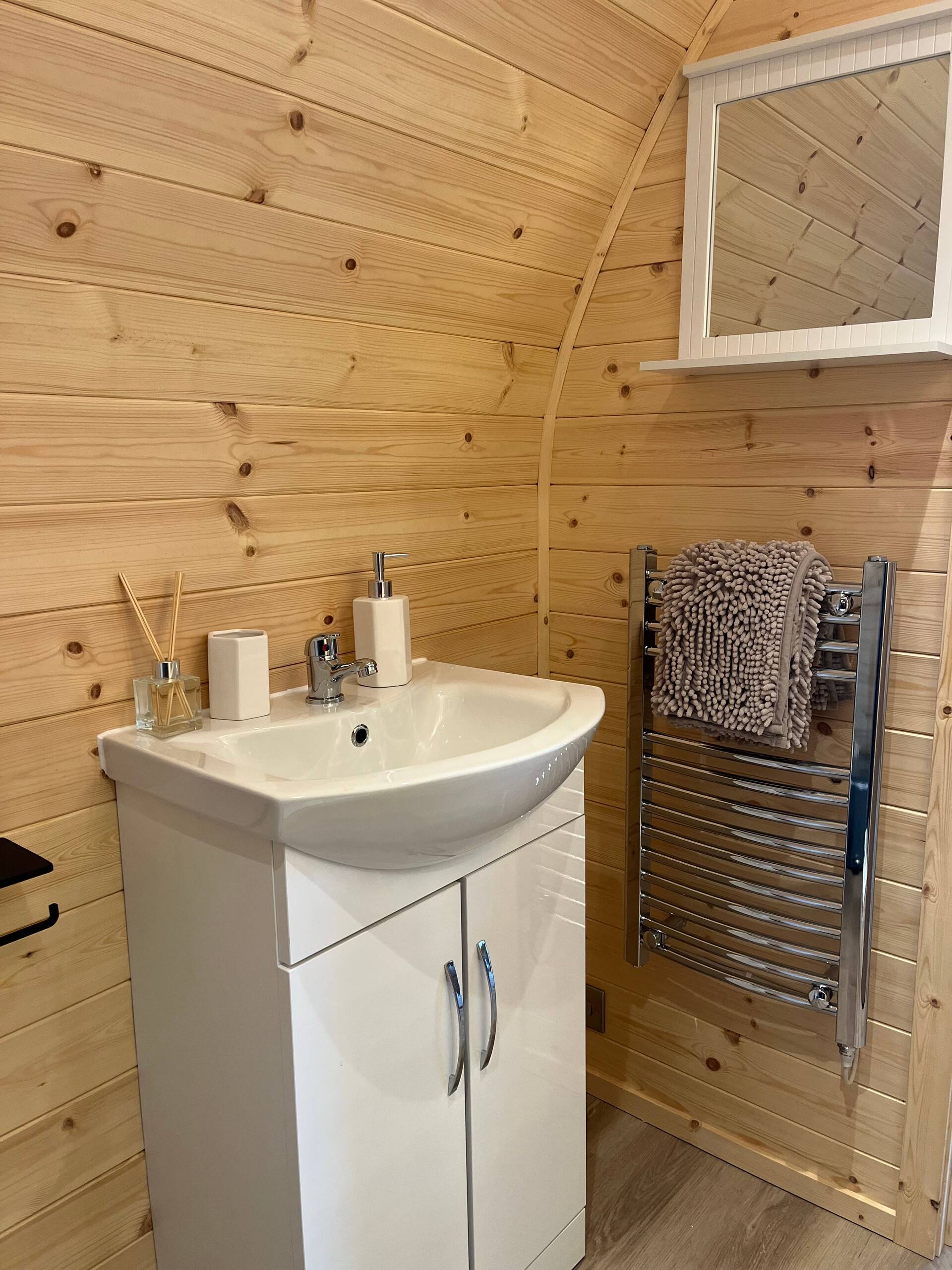 Stunning Rural Cabin-Scotland-Dumfries and Galloway-Cluaran Cabins-Solway Breeze — photo 5