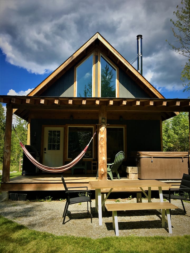 Bluebird Chalet Chalet Two Chalets for Rent in Salmon Arm, British