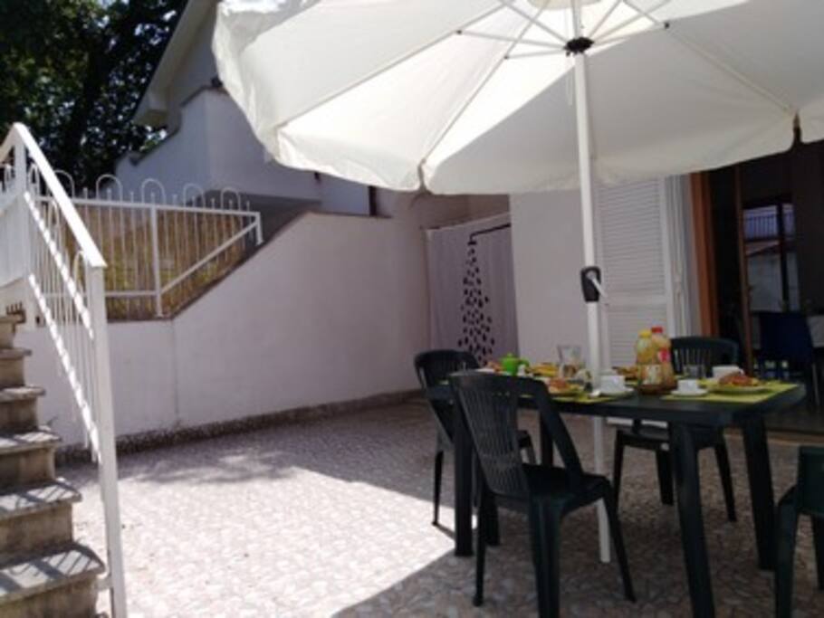 spazio esterno ingresso