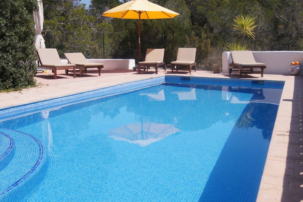 Can Sorpresa Arriba & Abajo - pool
