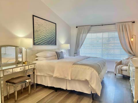 Stylish and Clean Three Bedroom Townhome