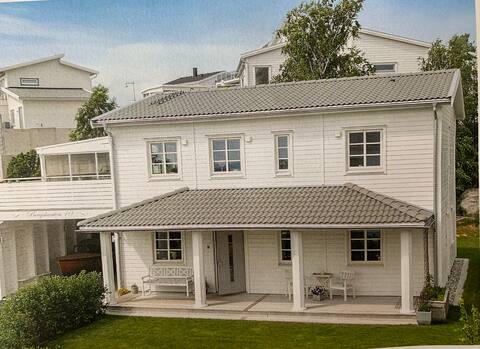 Modern family friendly villa near the sea!