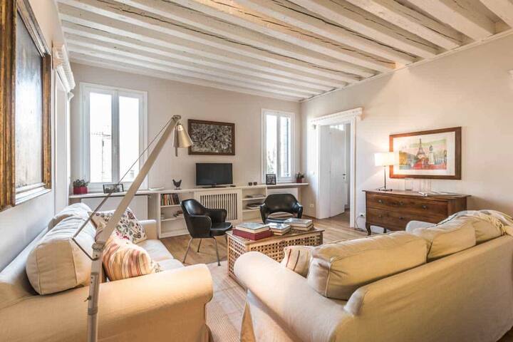 bright house gallery image 4