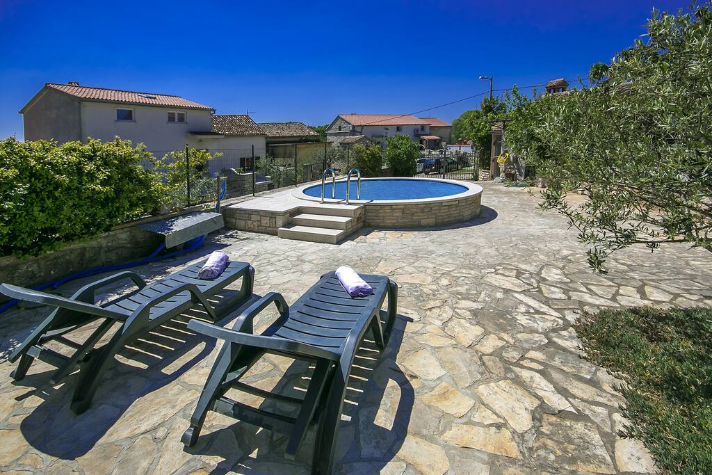 Sun chairs at the pool