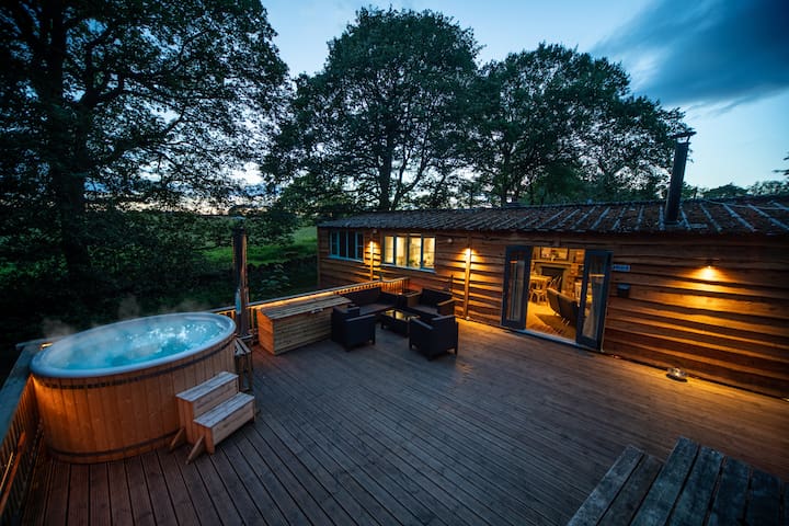 Airbnb Farley Ln Vacation Rentals Places To Stay England