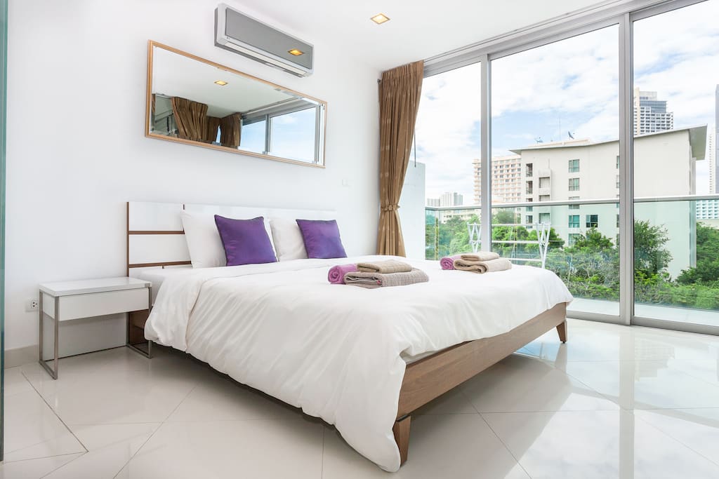 Bedroom with king-size bed