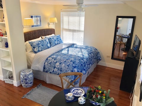 Top performing Airbnb: Hot Tub, Historic Carriage House Near Downtown in Monte Vista