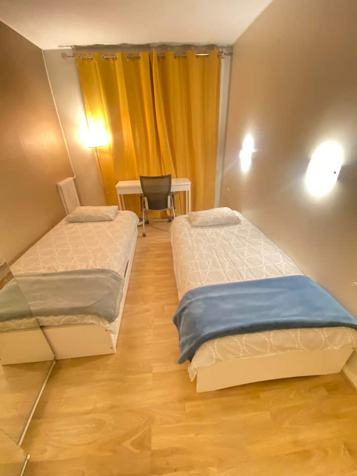 1 Chambre Jaune - Meublée/privée - Le Kremlin-Bicêtre
