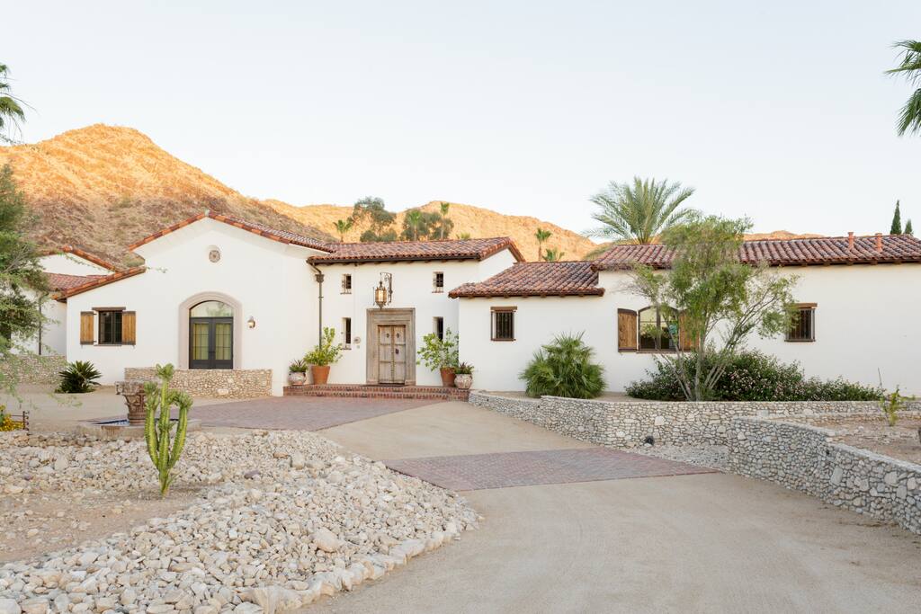 Vacation Rentals, Homes, Experiences & Places Airbnb