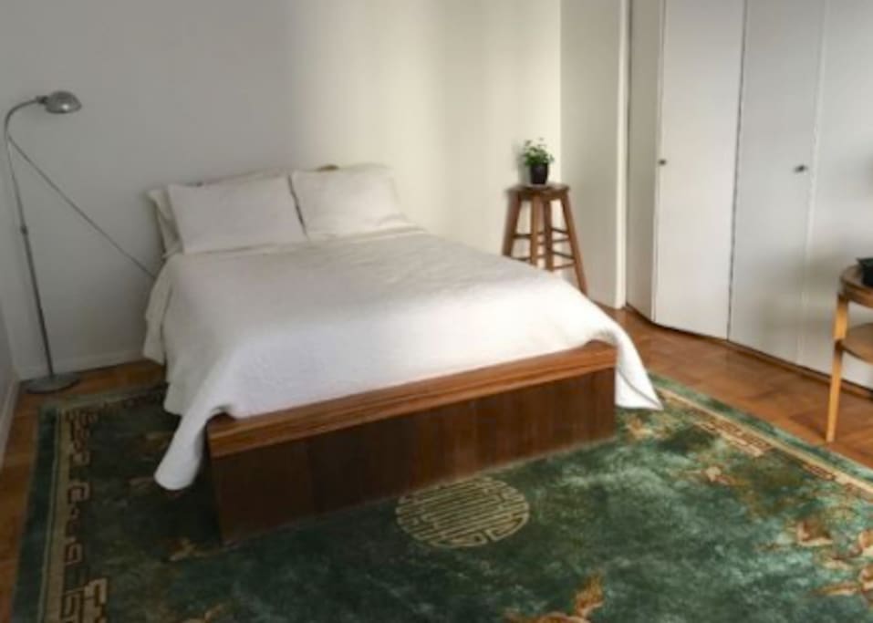 Extra firm full size bed. Large silk carpet.