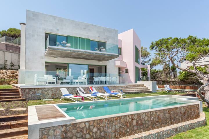 Front Line Villa with Heated Outdoor Pool gallery image 2