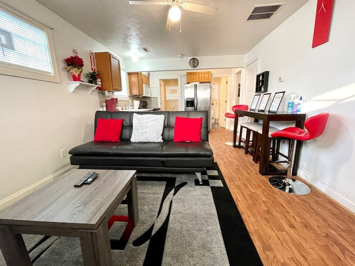 Cozy Hideout &Traveller's Delight 2bedroom+1.5bath - Indianapolis, IN