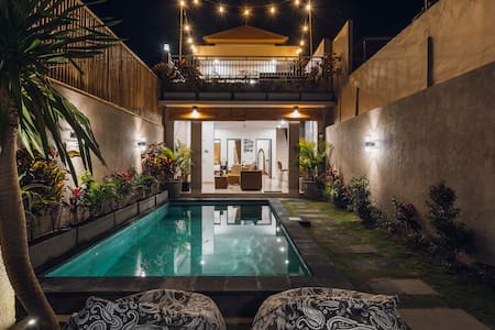 Perfectly Located, 5min Walk to Beach/Seminyak Sq!