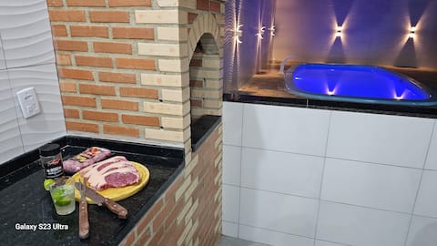 Property with pool and excellent structure !
