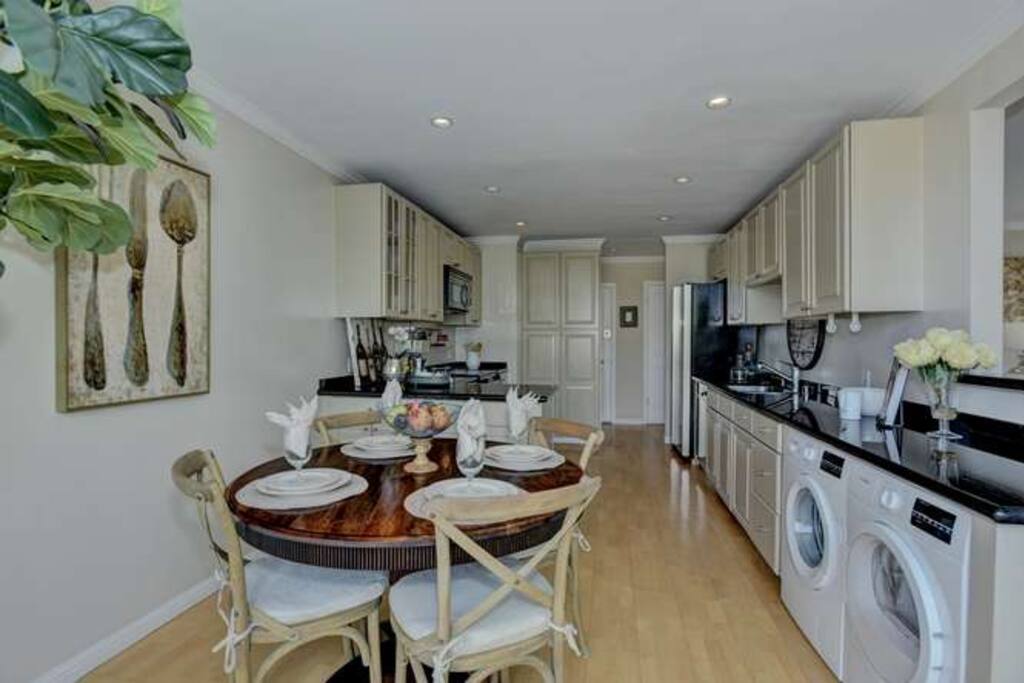 Kitchen/breakfast area views the pool area open view to the living/dining room