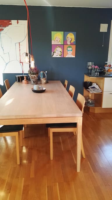 Large dininig table.