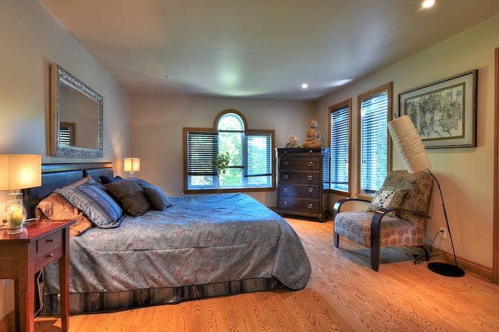 Second master bedroom