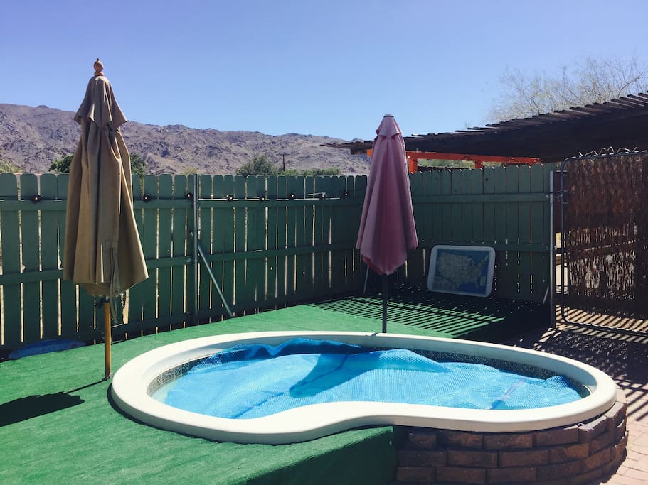 Vintage 8 person Hot Tub