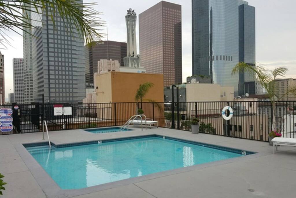 Rooftop Pool & Spa