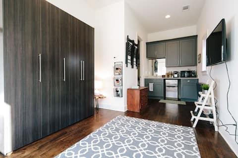 Popular Airbnb listing: A beautiful, quiet studio in Northeast Atlanta in Edgewood