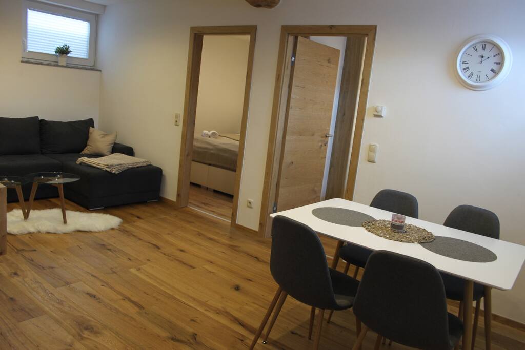 Wohnzimmer und Essbereich