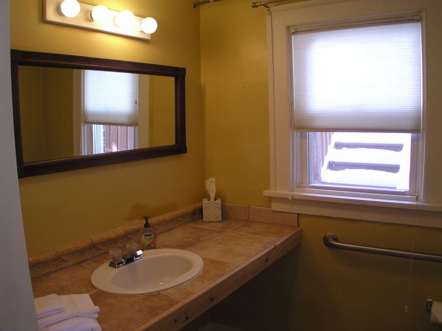 1/2 bath