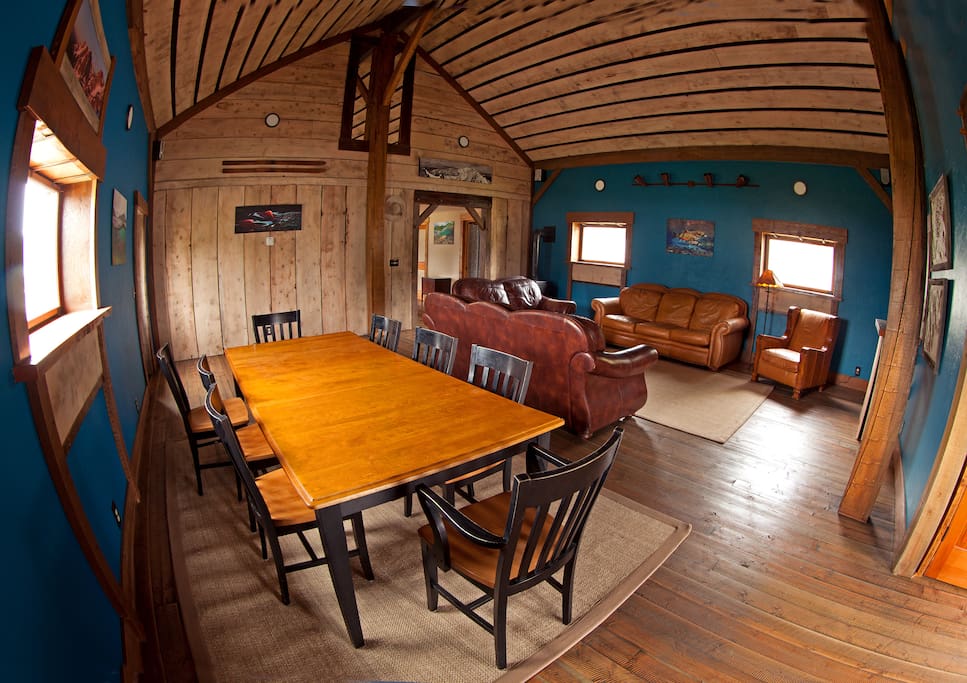 Dining and lounging area