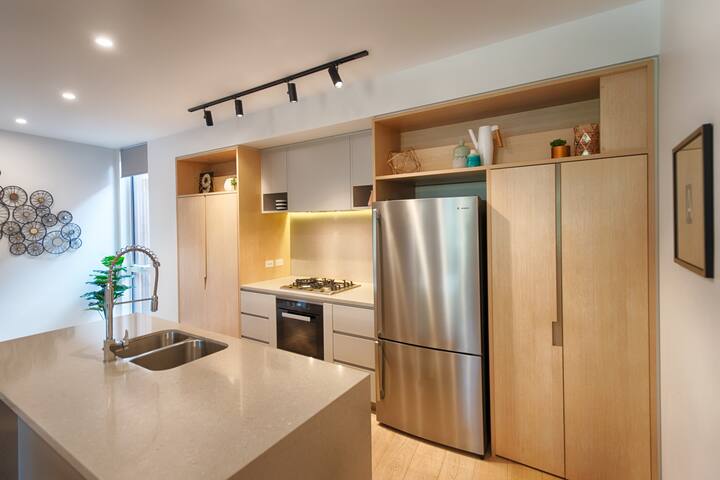 Terrific 3 Bedroom Townhouse in Docklands gallery image 4