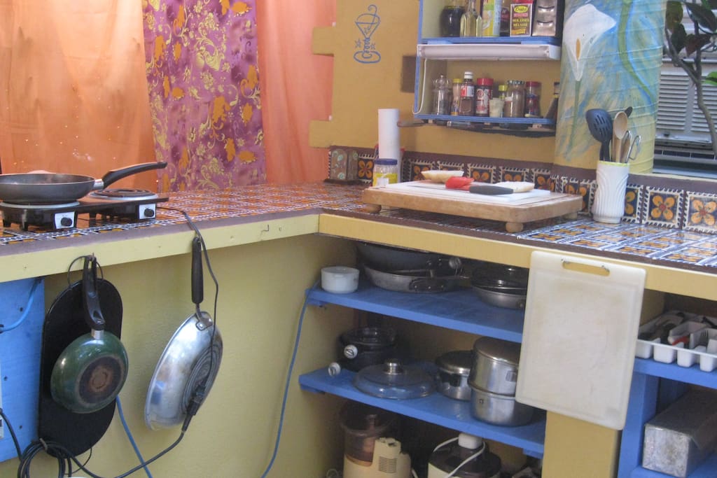 KITCHEN -