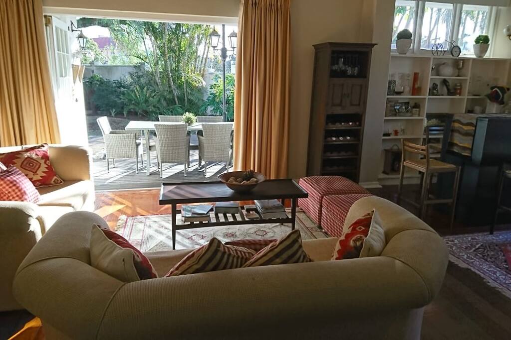Lounge 1