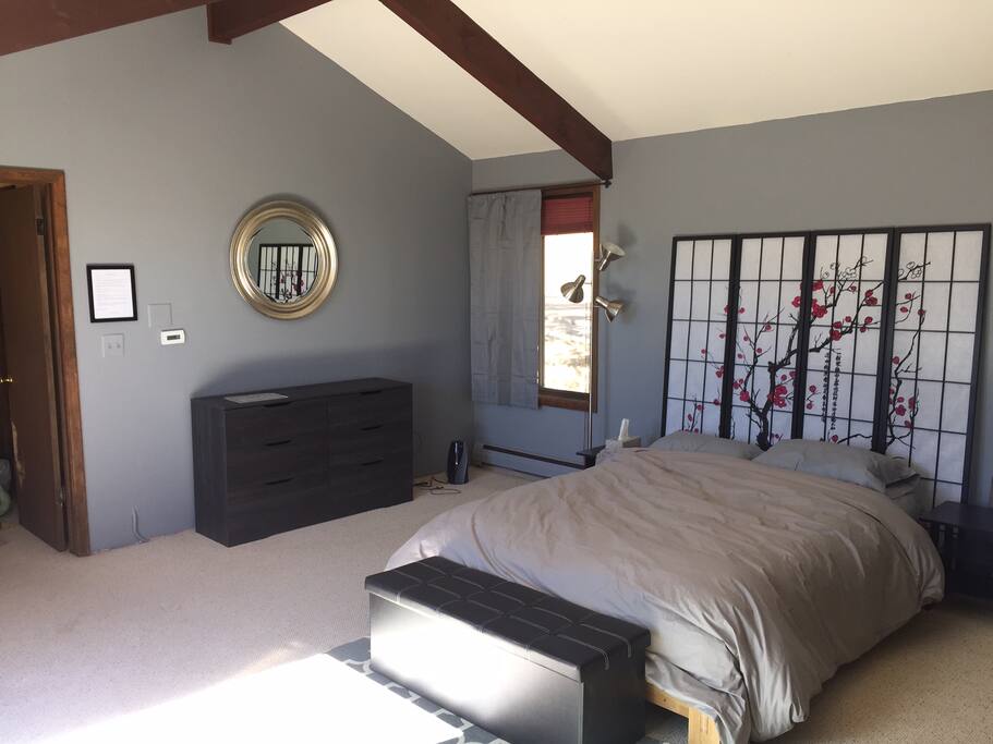 Private room with a queen bed