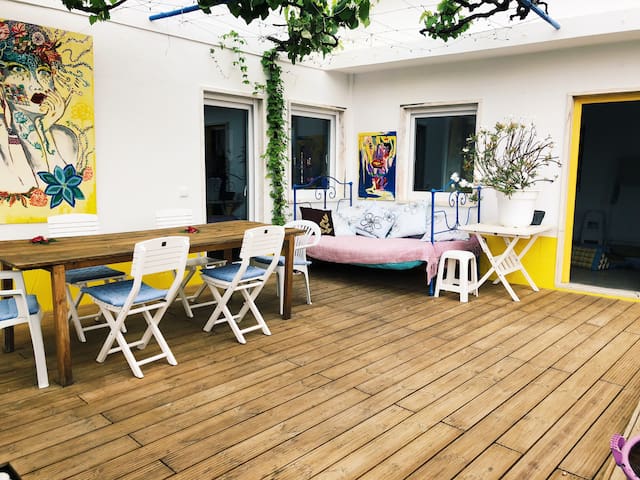 Beautiful and delicate room Garden  Pool 3km beach