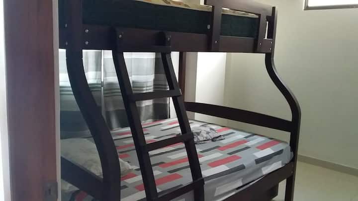 Chumba cha ghorofa kilicho na kamera