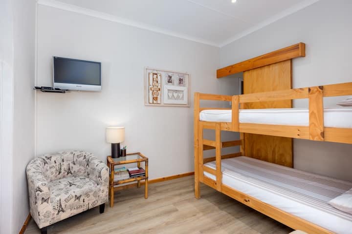Karoo Country Style Cottage - Oudtshoorn