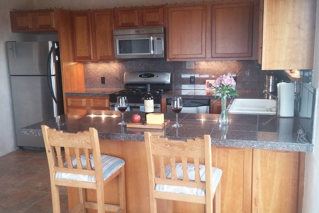 Kitchen/Island