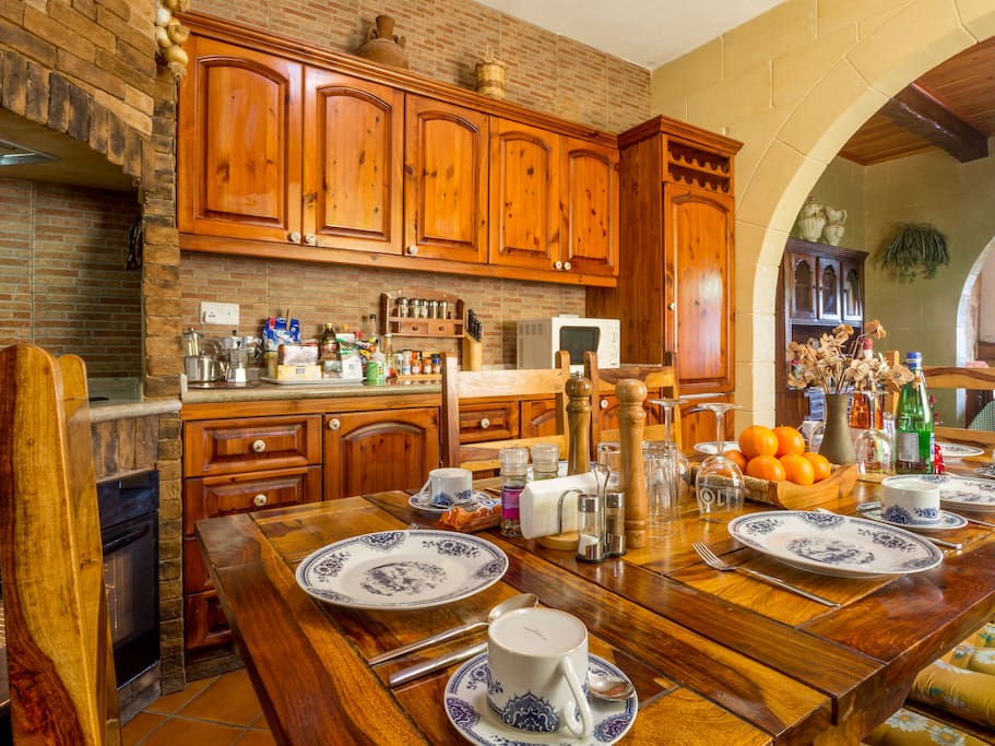 Fully-equipped handcrafted pine kitchen - perfect to try some local dishes yourself