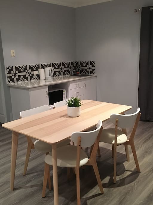 Kitchenette and Dining Table