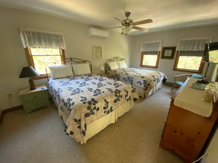 Second floor  Bedroom with 2 queen size beds