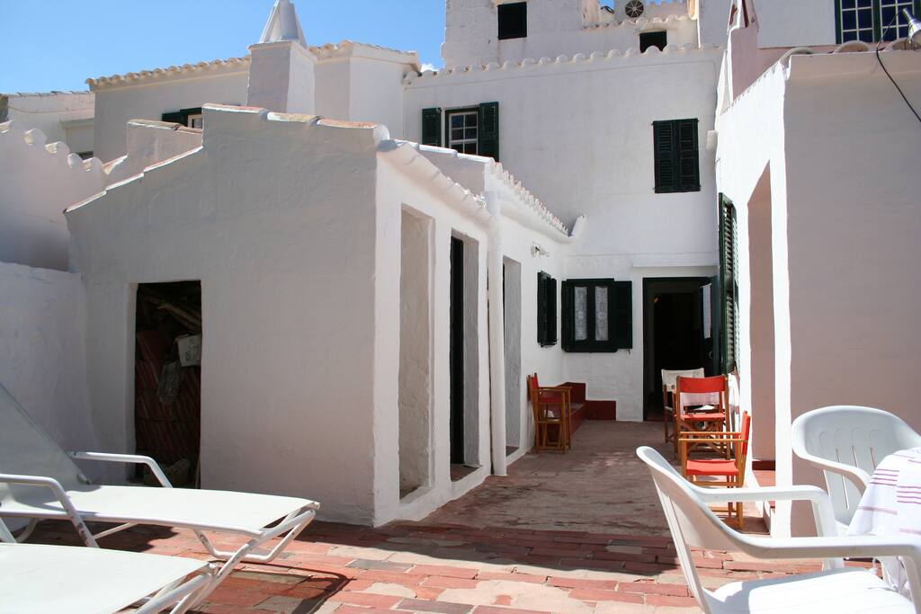 Casa de pueblo con patio