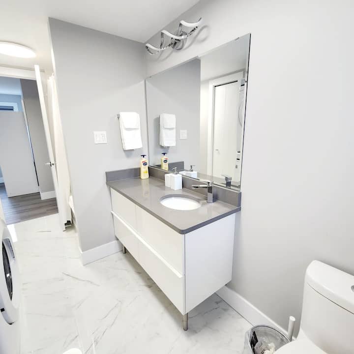 Beautiful 2 bedroom Suite