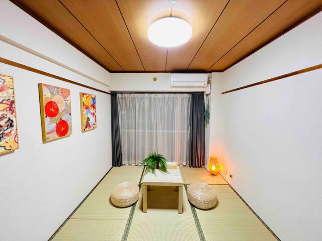 新宿车站步行800米，歌舞伎町繁华地段200米，地铁站300米，三室一厅日式榻榻米房间 gallery image 2