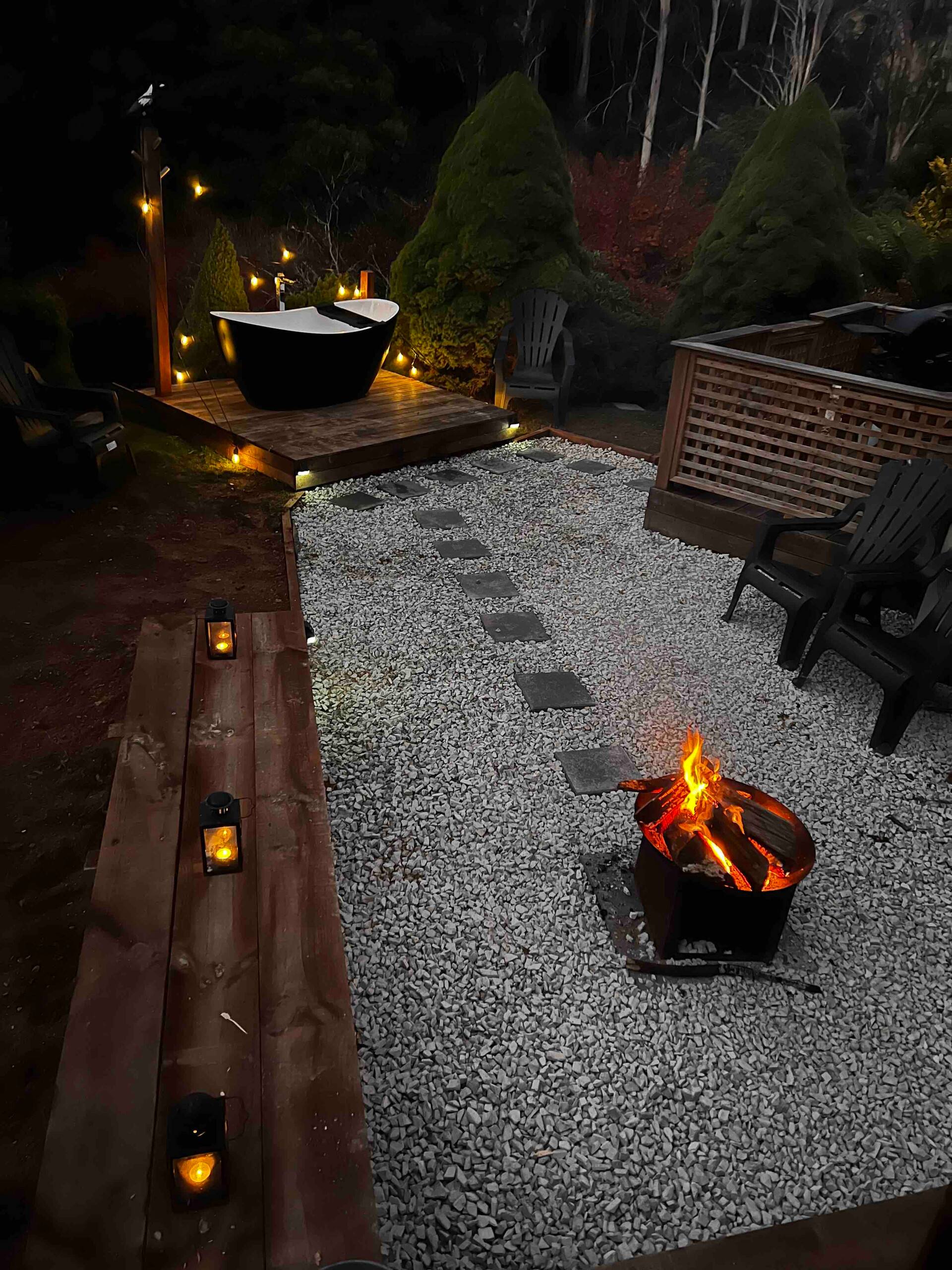 Romantic Wilderness Hideaway with Outdoor Bath