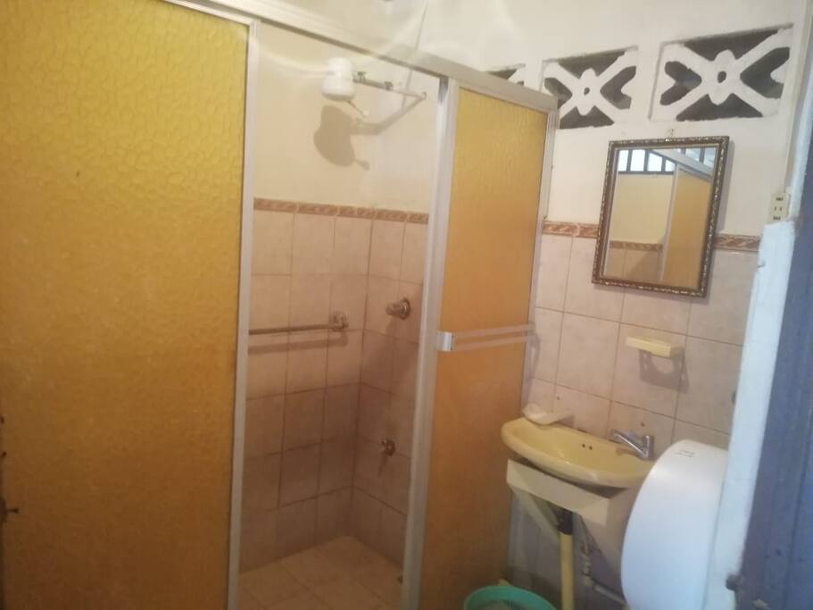 Baño y Sanitario