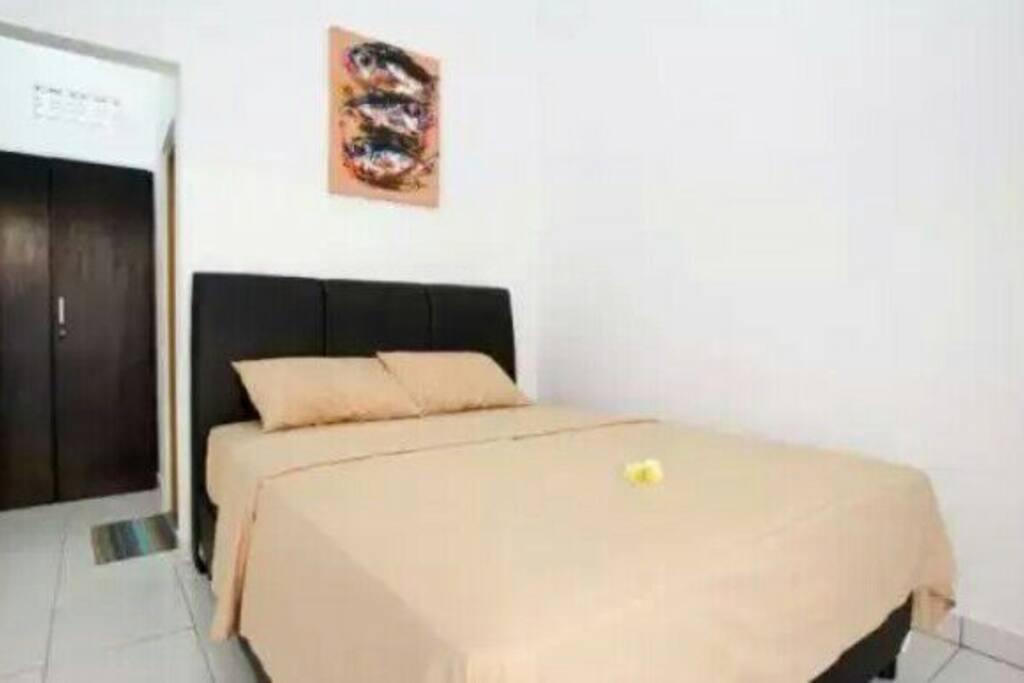 interior room (bed)