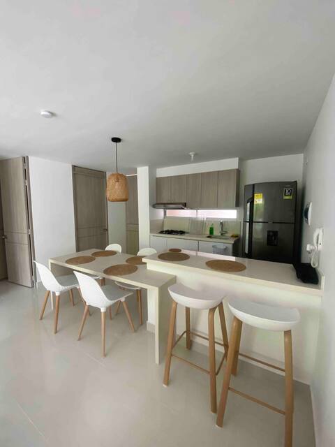 Modern apartment with pool via Girardot