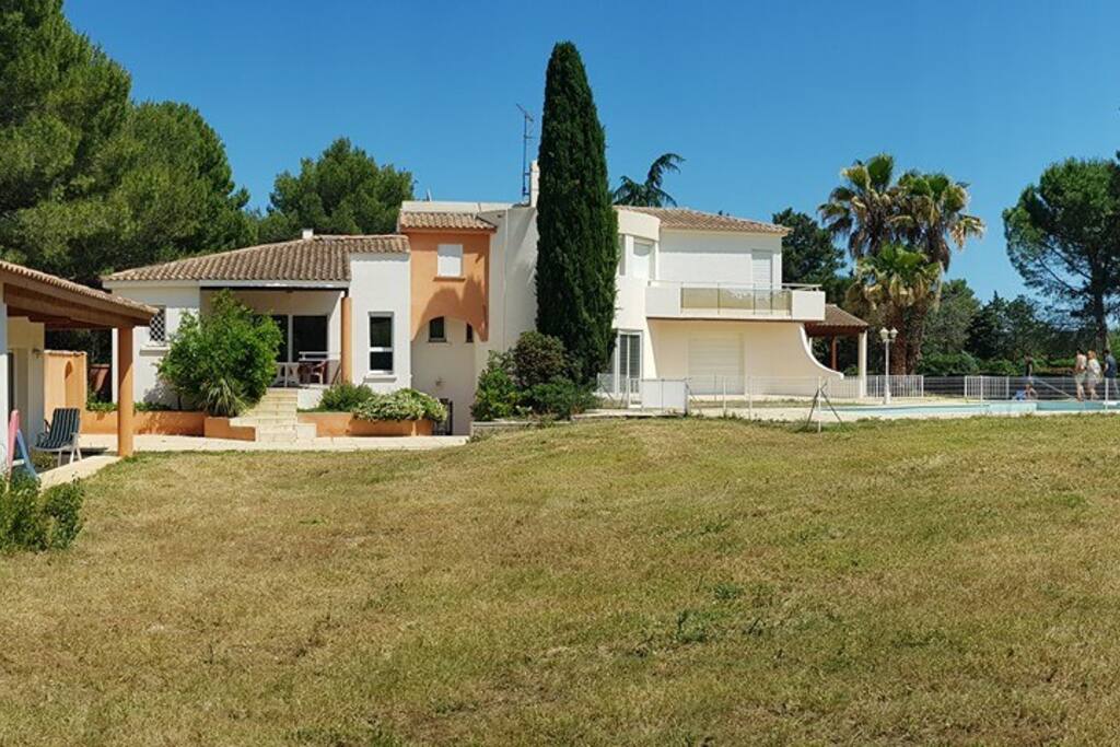 Arrière du parc coté piscine