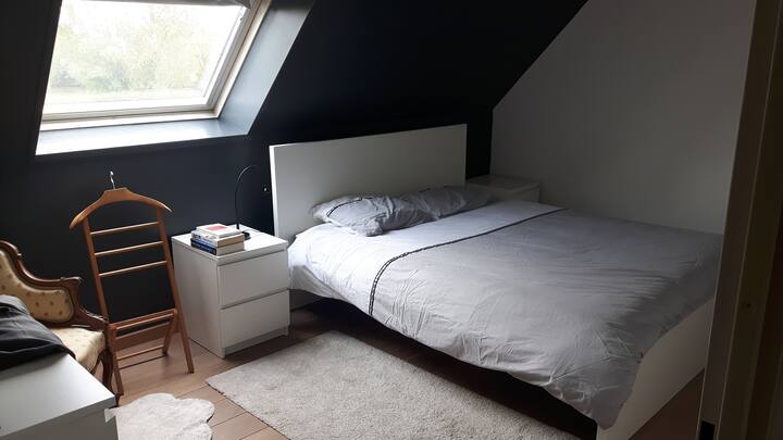 veľká spálňa, posteľ 160 cm
